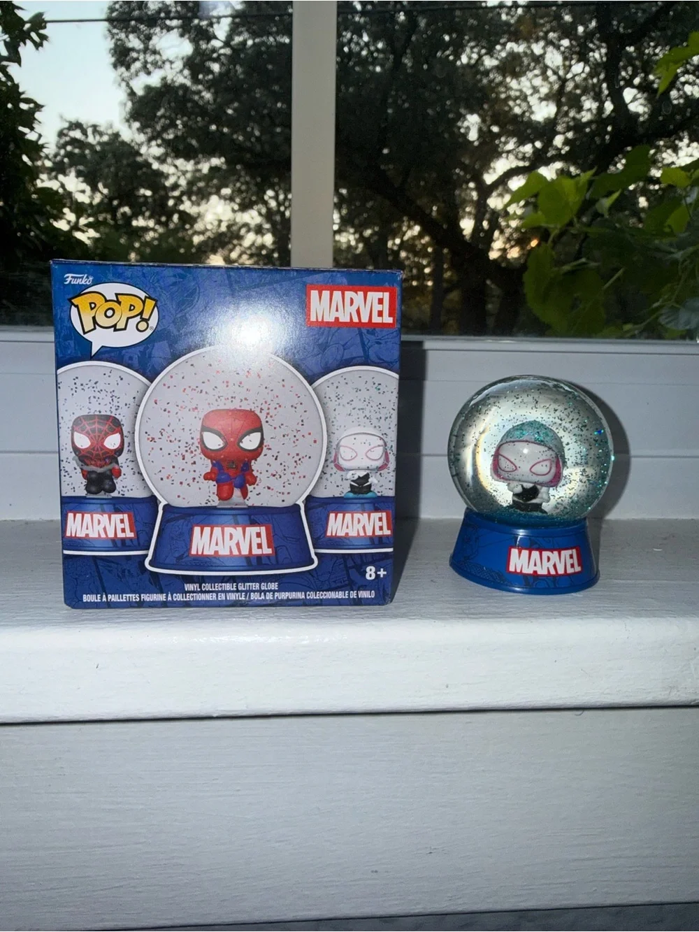 Funko Pop! Marvel Glitter Globe Ghost-Spider